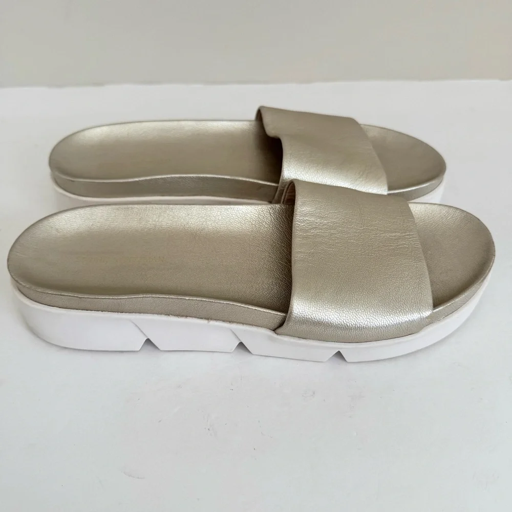 STUART WEITZMAN Landside Pewter Metallic Leather Slide Sandals 8.5